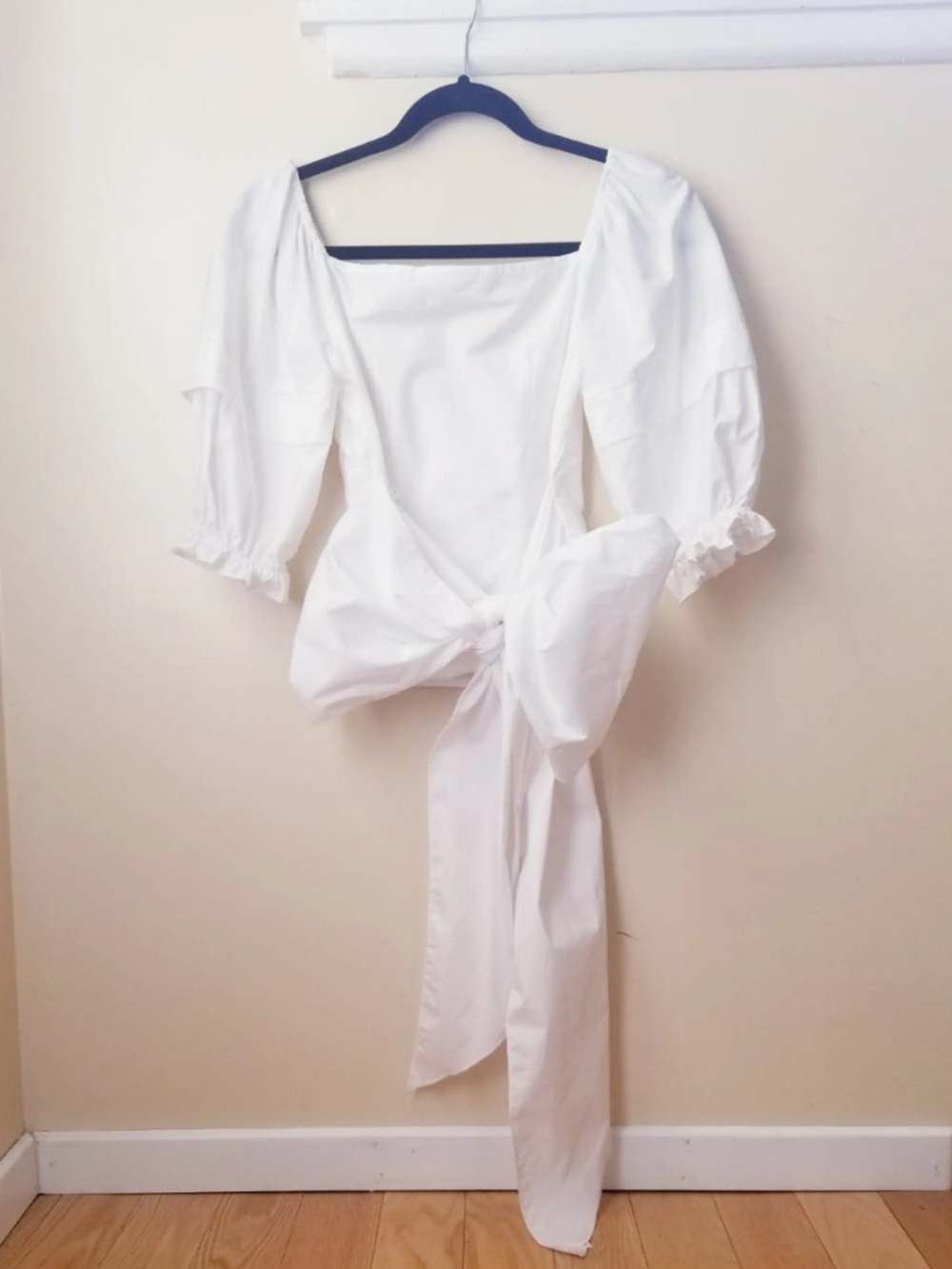 New York & Company White Puff-Sleeve Tie-Back Blouse